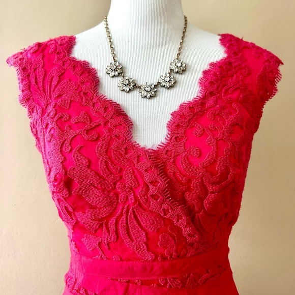 Tadashi Shoji Embroidered Lace Cockatil Sheath Dress in Red Sleeveless Size 6 - Picture 11 of 13